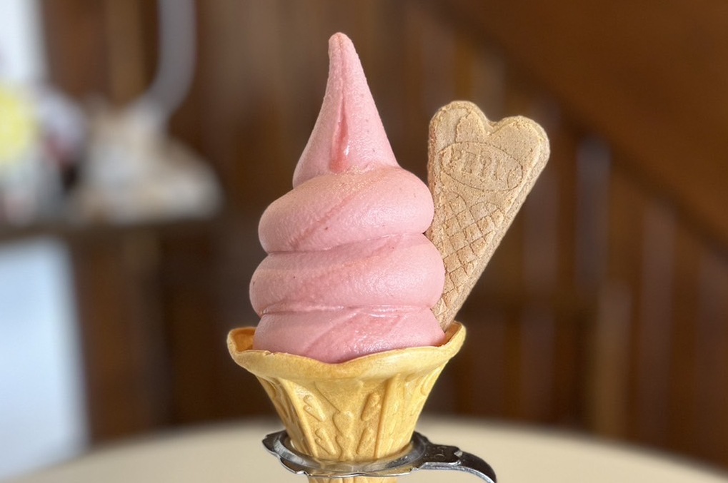 いちごソフトクリーム（季節限定）