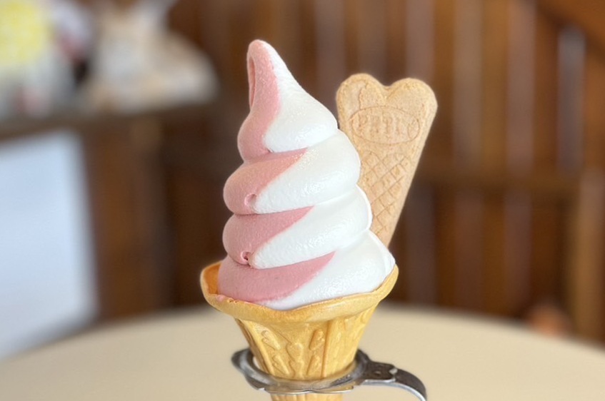 ミックスソフトクリーム（バニラ＆いちご）